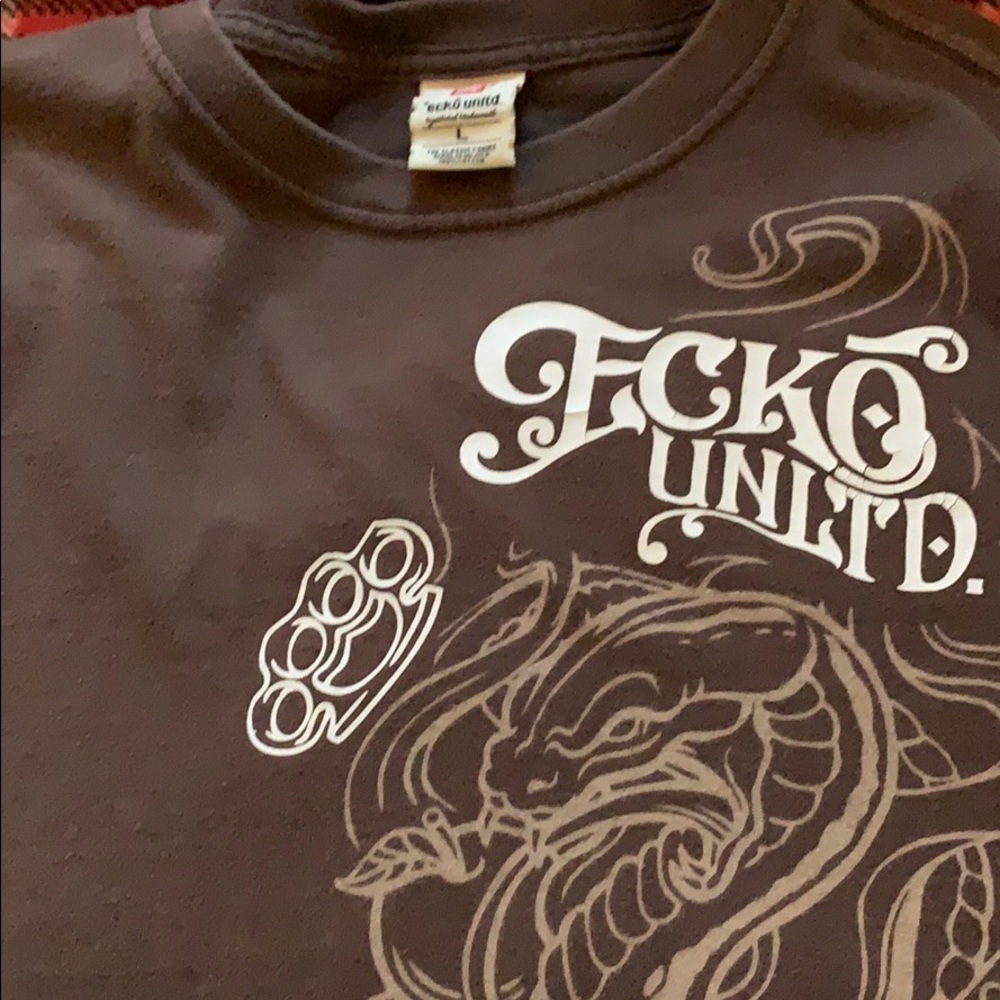 L ecko unitd brown T-shirt
